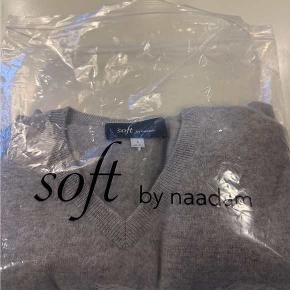 NAADAM Soft Light Gray V-Neck Sweater